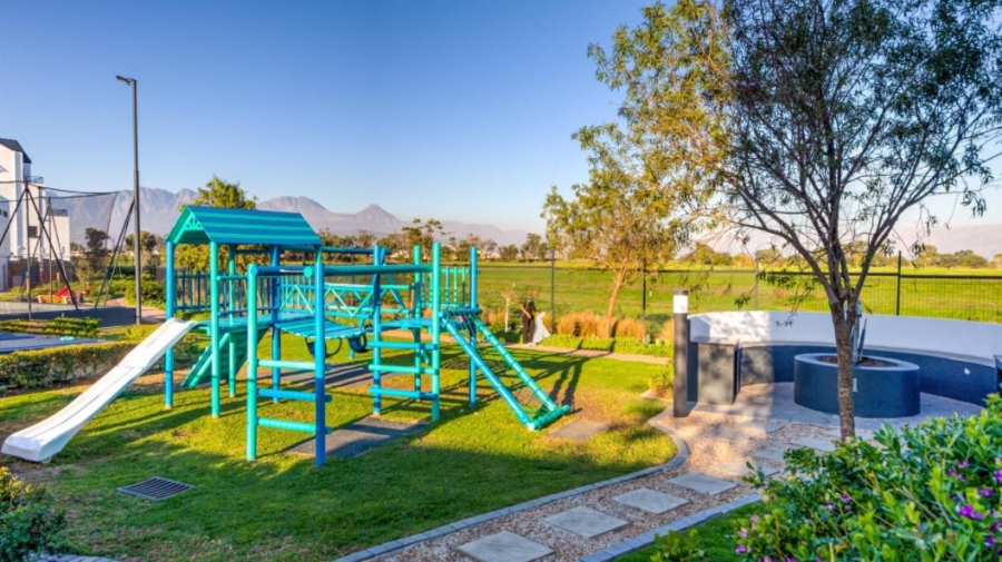 To Let 3 Bedroom Property for Rent in De Velde Western Cape